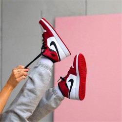 KicksOnFire Jordan 1 Mid Chicago (2020) White/Gym Red-Black 554724-173