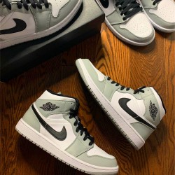 KicksOnFire Jordan 1 Mid Light Smoke Grey Light Smoke Grey/Black-White 554724-092