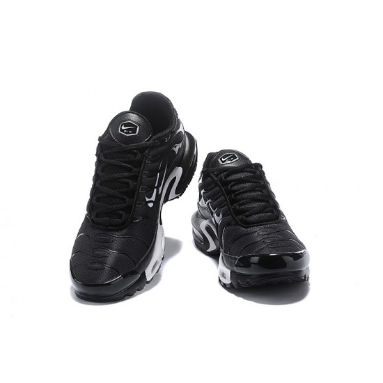 KicksOnFire Nike Air Max Plus Tn Black and White Shoes